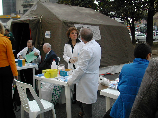 MANIFESTAZIONE DIABETICI 2003 022.jpg