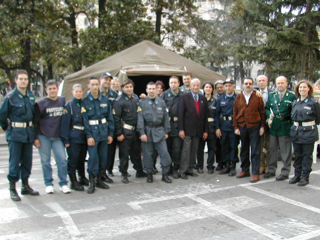 MANIFESTAZIONE DIABETICI 2003 024.jpg