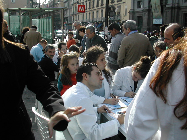 MANIFESTAZIONE DIABETICI 2003 027.jpg